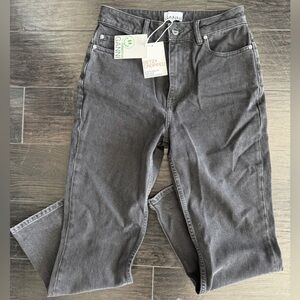 NWT GANNI Black Washed Betzy Jeans Size 28